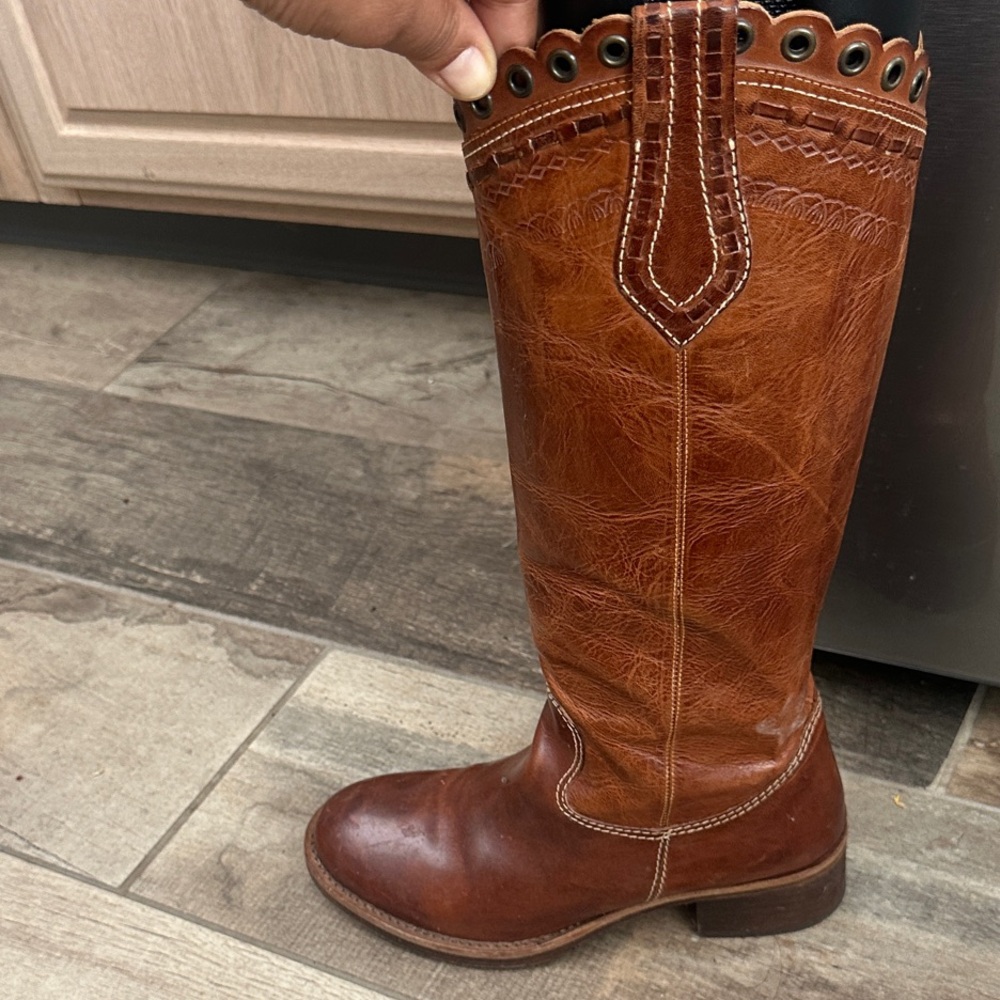Vero Cuoio Tan Leather Heeled Boots